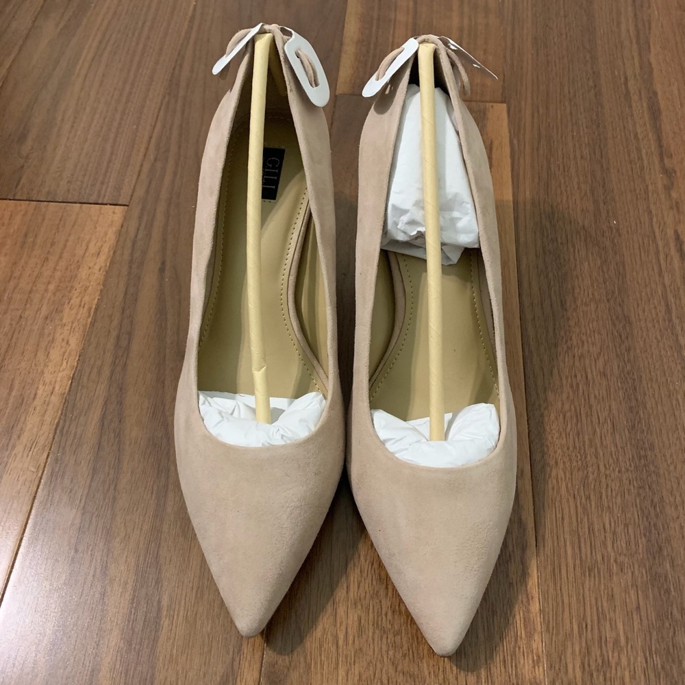 NEW GILI CREAM HEELS 8.5